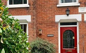 Smart & Comfortable 3-Bedroom Victorian House